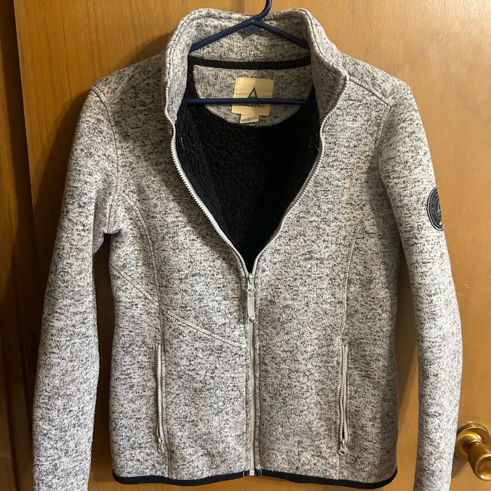 Ascend Zip Up Gray Sweater Sweatshirt Women’s Size‎ Small